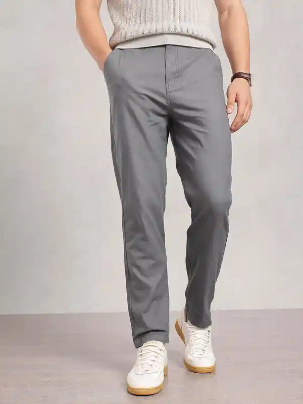 Men Relaxed Loose Fit Easy Wash Trousers